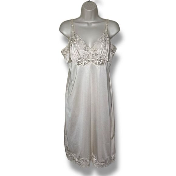 Vintage Shadowline 70s Lace Full Slip Beige Cream Back Slit Adj Strap Women 36 T - Picture 1 of 13